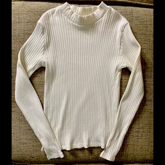 GREAT CONDITION - Zara Ribbed Turtleneck in Off White, Size 10 - Picture 3 of 3